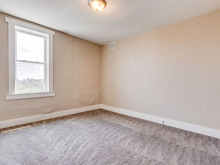 10 - 35 Mt Oliver — Photo 6