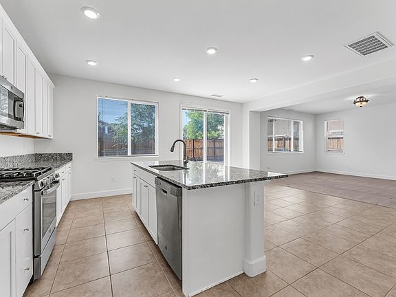 5th image of 1107 Winter Hawk Way