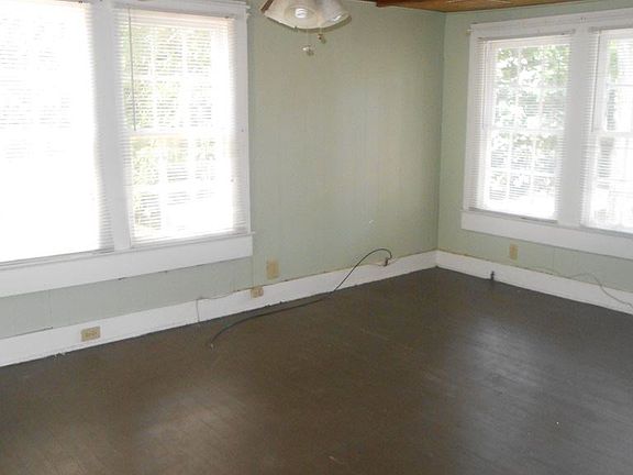 4th image of 1208 1/2 N Toombs St