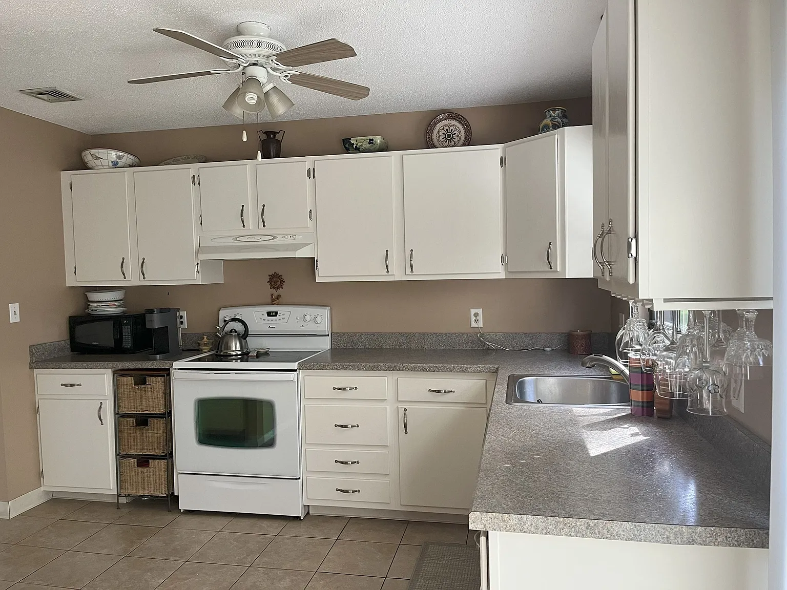 2 bed, 1.5 bath, 1190 sqft, $2,900 — Photo 3