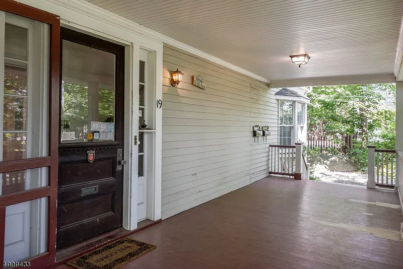 2 bed, 1.0 bath, 1290 sqft, $3,200 — Photo 3