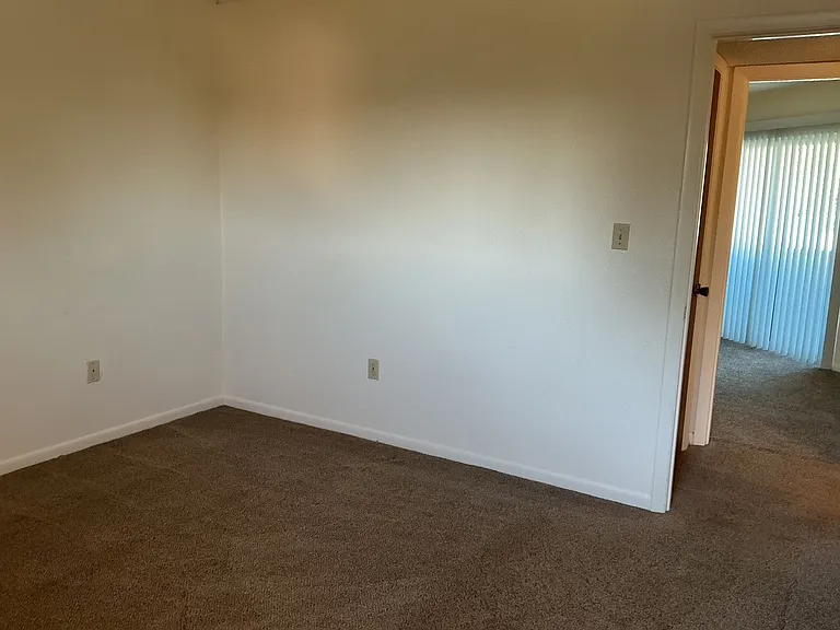 411 E Park St — Photo 16