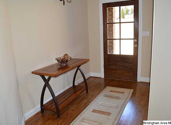 2nd image of 845 Crestview Pl