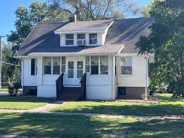 825 Heiler St, Slater, MO 65349