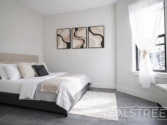 5th image of 1159 Saint Johns Pl APT 1F