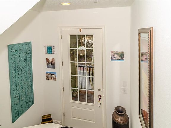 3rd image of 716 Lobelia Dr