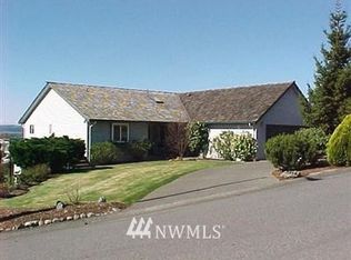 8200 Hennings Dr NW, Stanwood, WA 98292