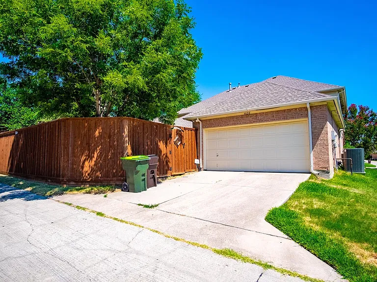 3820 Clearwater Ct — Photo 24