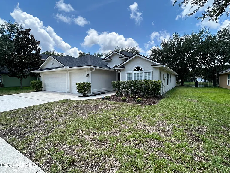 13916 Fish Eagle Dr E — Photo 2