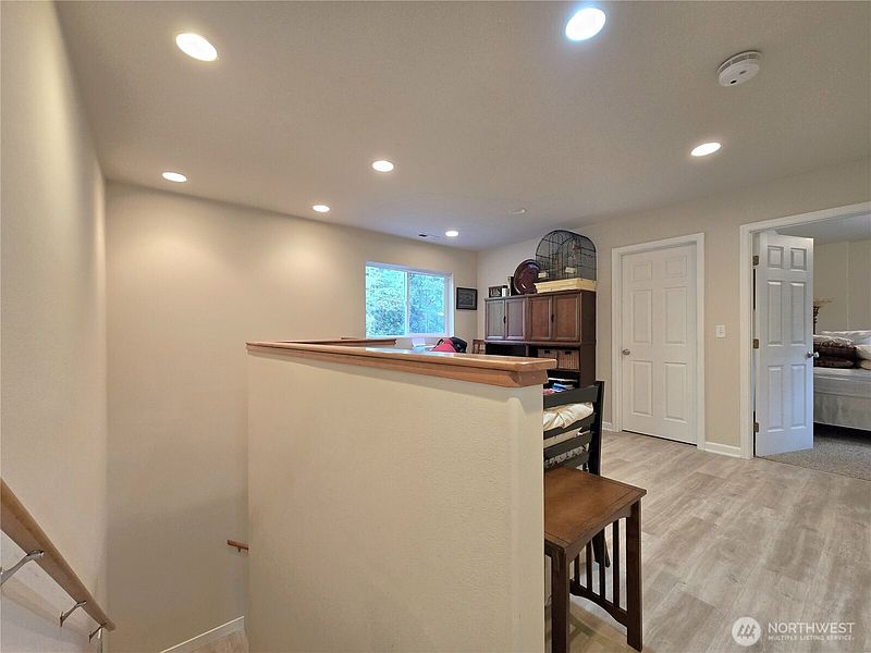 3rd image of 4912 165th Ave SW