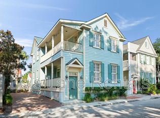 5 Radcliffe Pl, Charleston, SC 29403