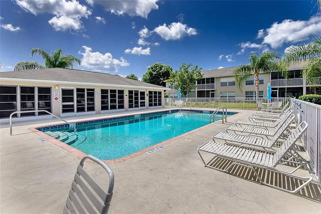 2 bed, 2.0 bath, 1150 sqft, $2,500 — Photo 2