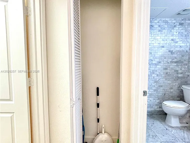 500 NE 29th St #601 — Photo 18