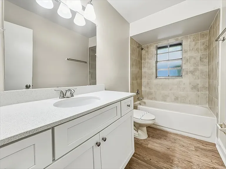 1171 La Mesa Ave — Photo 6