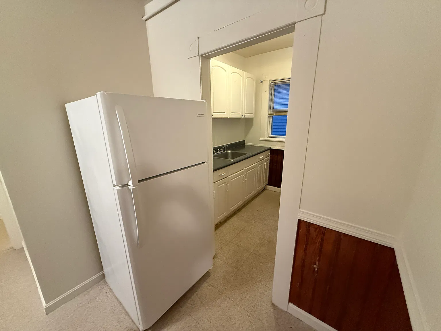 4 bed, 1.5 bath, 1650 sqft, $2,400 — Photo 4