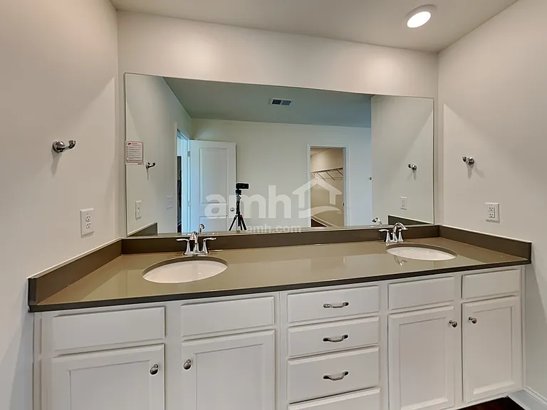 769 Carnaby Ln — Photo 15