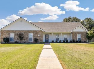 201 Joshua St, Iowa, LA 70647