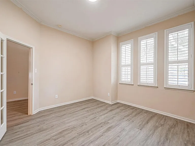 6923 Grants Hollow Ln — Photo 10