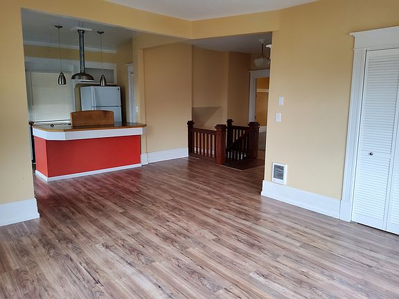 3rd image of 1010 Franklin Ave APT 2