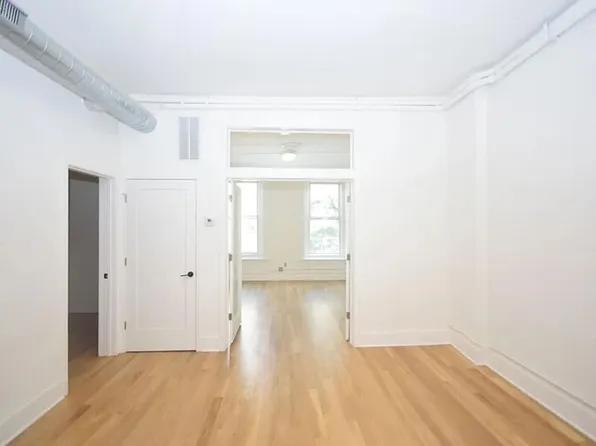 1325 W 18th St #3F, Chicago, IL 60608