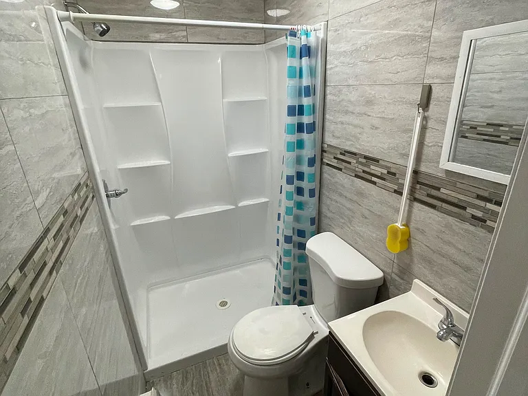 12 Johnson Ave #1BB — Photo 3