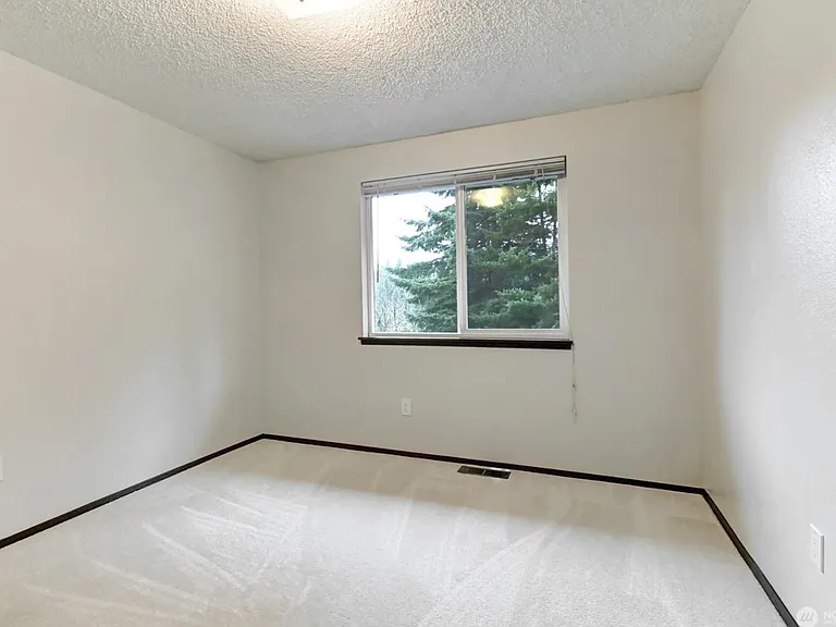 6230 172nd St SW — Photo 17