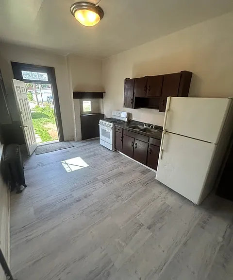 265 W Jackson St — Photo 4