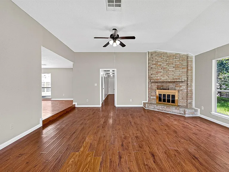 13847 Cherry Hollow Ln — Photo 9