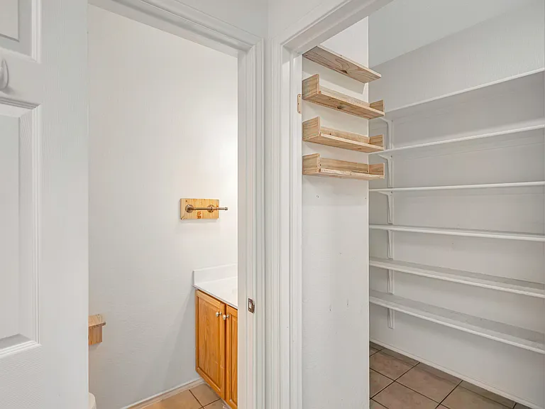 1622 Abbey Ln — Photo 26