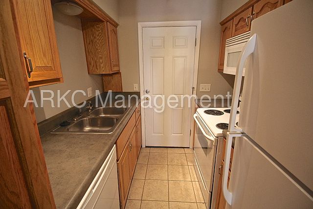1st image of 3330 Charlotte St