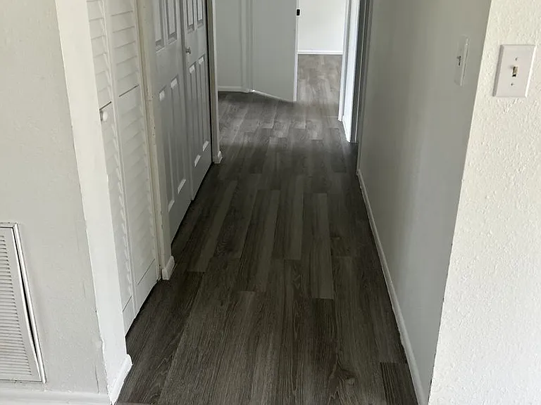 1028 Hickory Rd — Photo 7