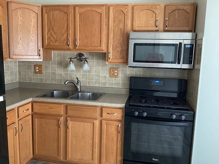 2211 Sturdy Rd — Photo 9