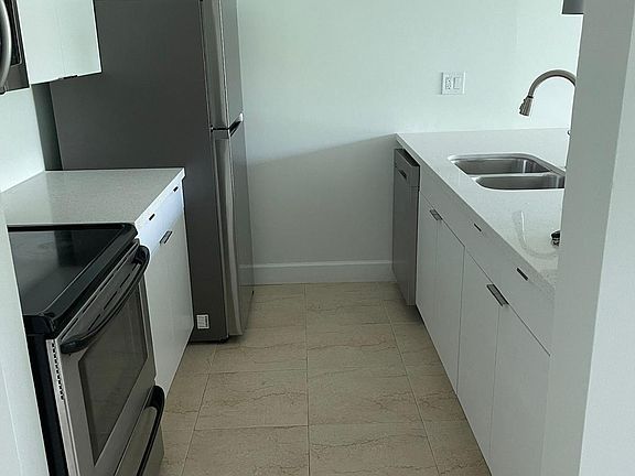 5th image of 1500 Brickell Ave #410