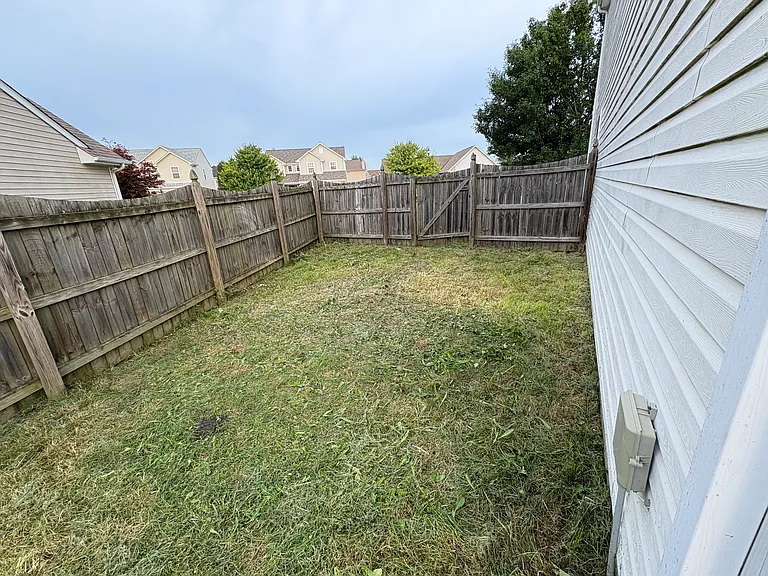 5221 Bombay Dr — Photo 21