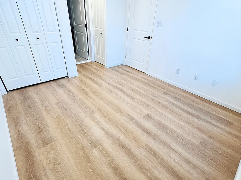 112 Longfield Ct — Photo 18