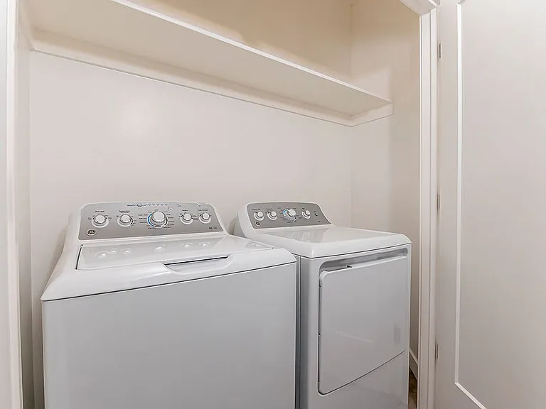 712 E Zekes Ct — Photo 22