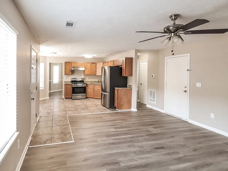 5550 Wellborn Creek Dr — Photo 7