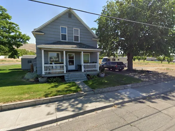 1825 Highland Dr, Prosser, WA 99350