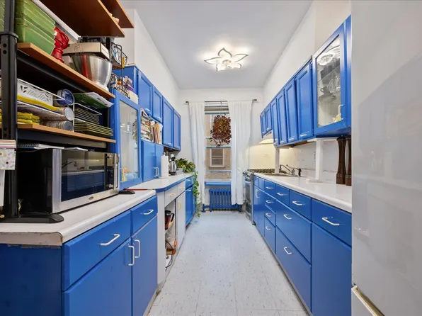 763 Ocean Parkway image 9 of 18