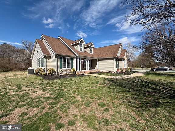 3rd image of 8617 Portsville Rd