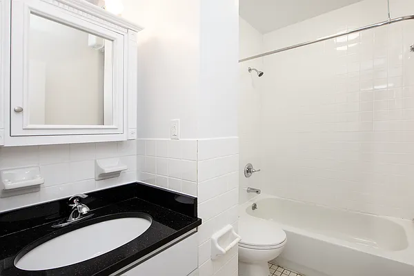 Rented by R New York | media 4