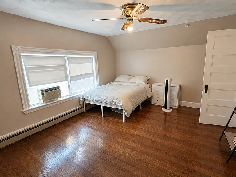 136 Lowell St #2 — Photo 6