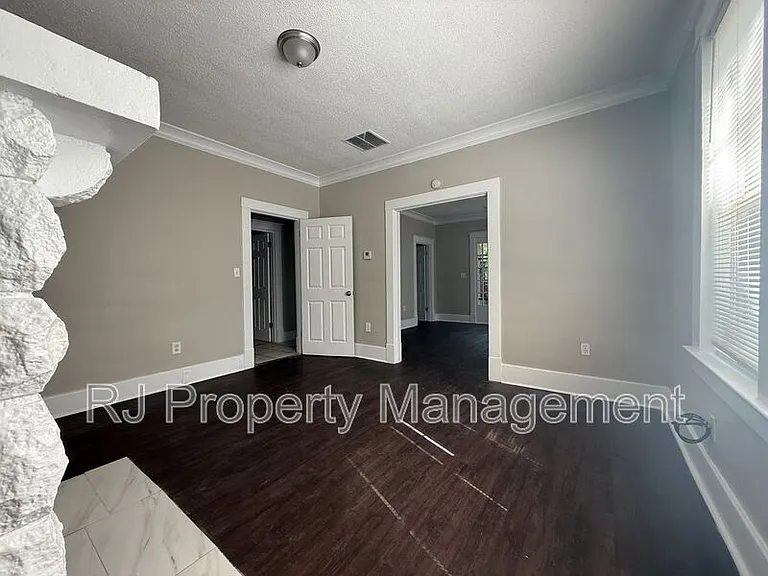 663 Lucy Ave — Photo 8