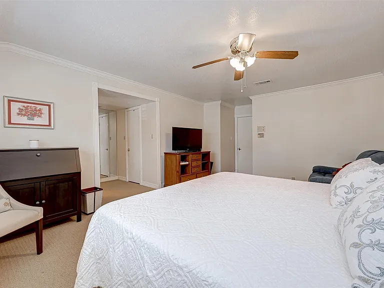 6329 Del Monte Dr #100 — Photo 34