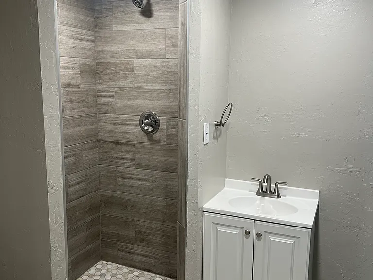 224 E Alice Ave #C — Photo 5