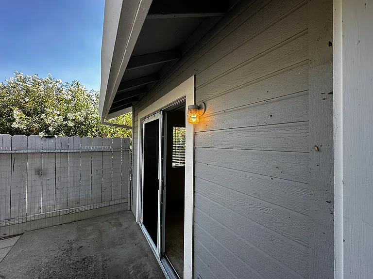 20127 Shannon Dr #D — Photo 12