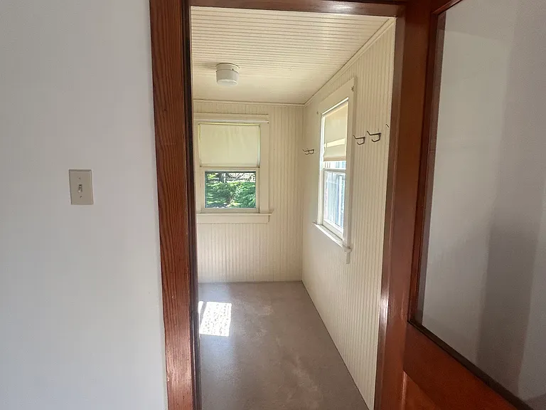 563 Lincoln Ave — Photo 6