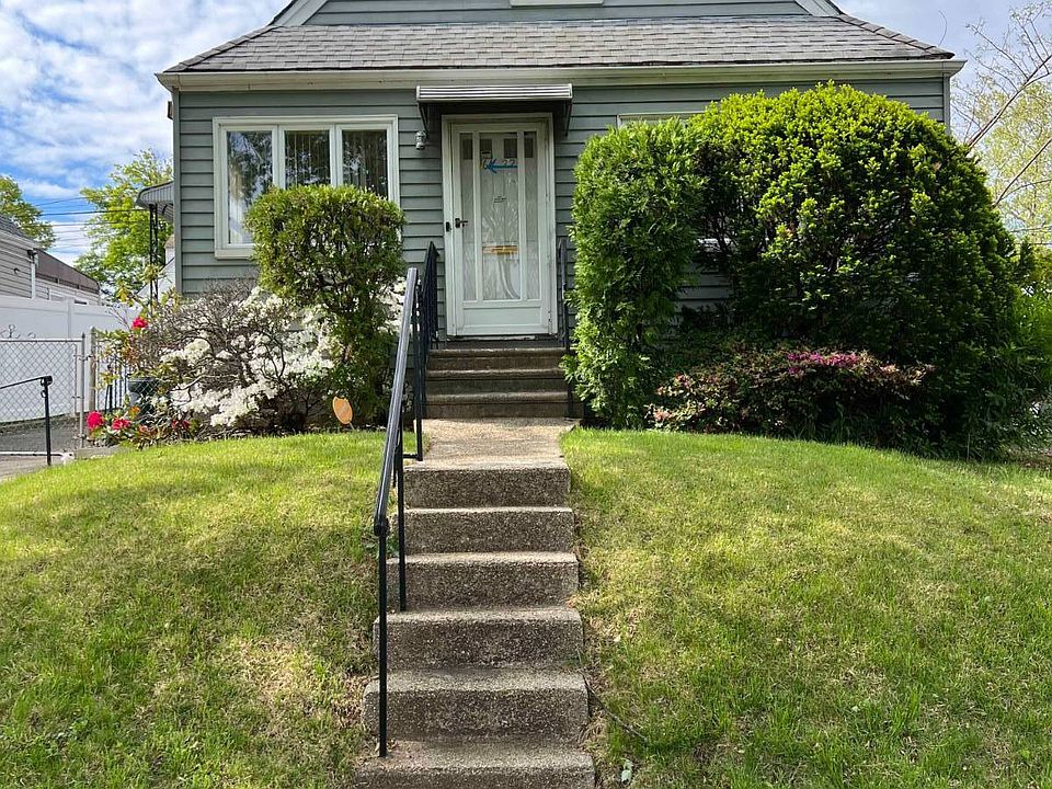 1st image of 166-22 21st Ave