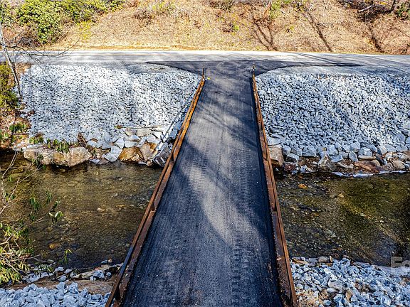 4th image of Tannassee Creek Rd