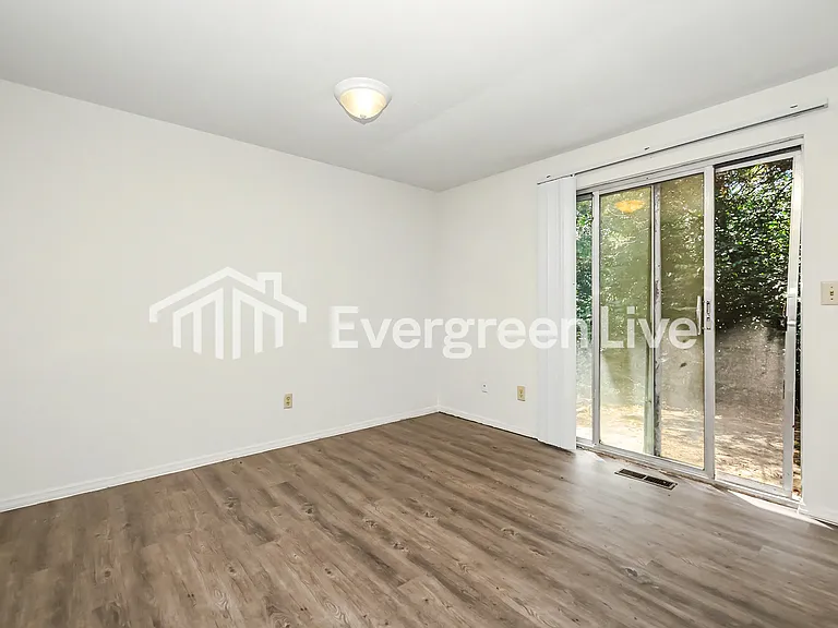 8095 Mount Aetna St — Photo 5